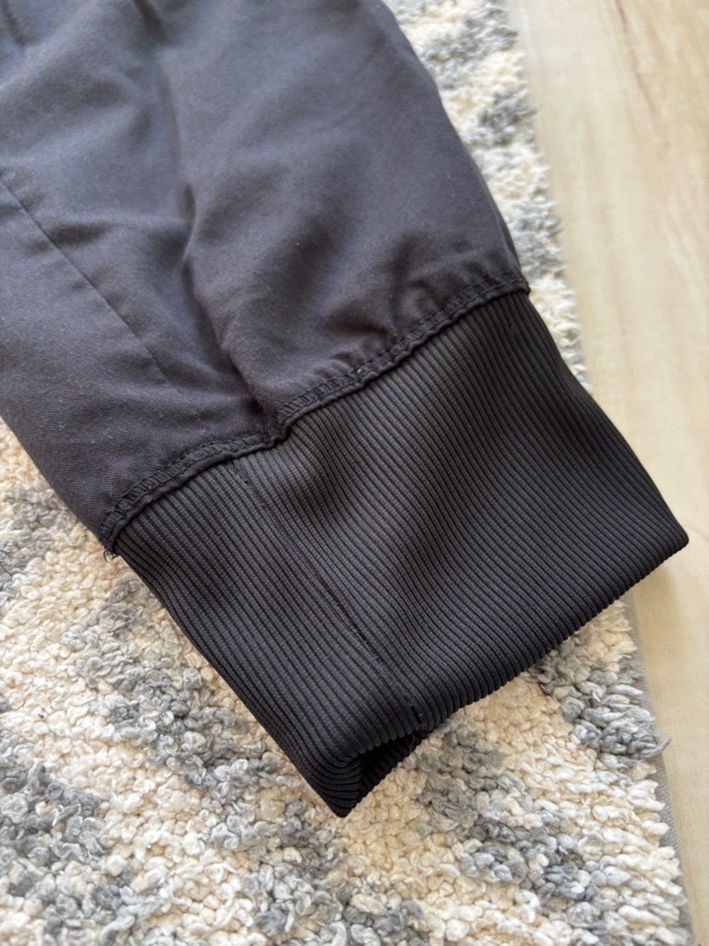 Grey’s Anatomy Black Scrub Set with Jogger Pants - Picture 6 of 9